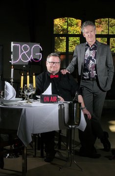 Motiv Quadrat_Janssen Grimm_Zu Tisch!